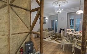 Lovelystay - Vintage Flat Near Santa Justa Elevator!
