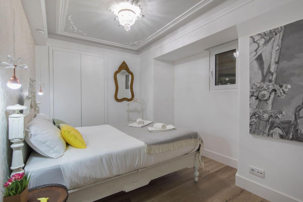 Lovelystay - Vintage Flat Near Santa Justa Elevator! Lisboa Extérieur photo