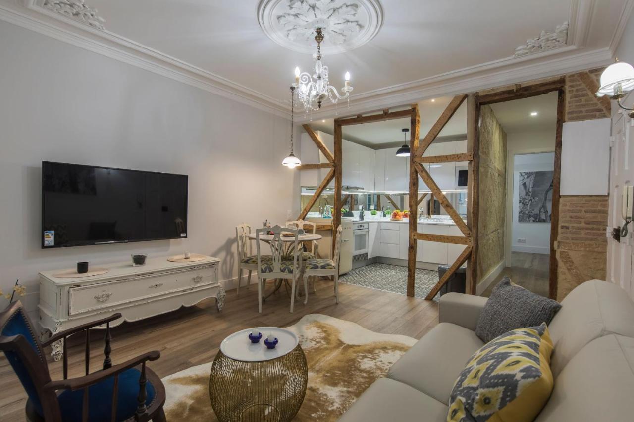 Lovelystay - Vintage Flat Near Santa Justa Elevator! Lisboa Extérieur photo